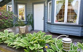 Bright Garden Suite By Forest & Beach & Ubc